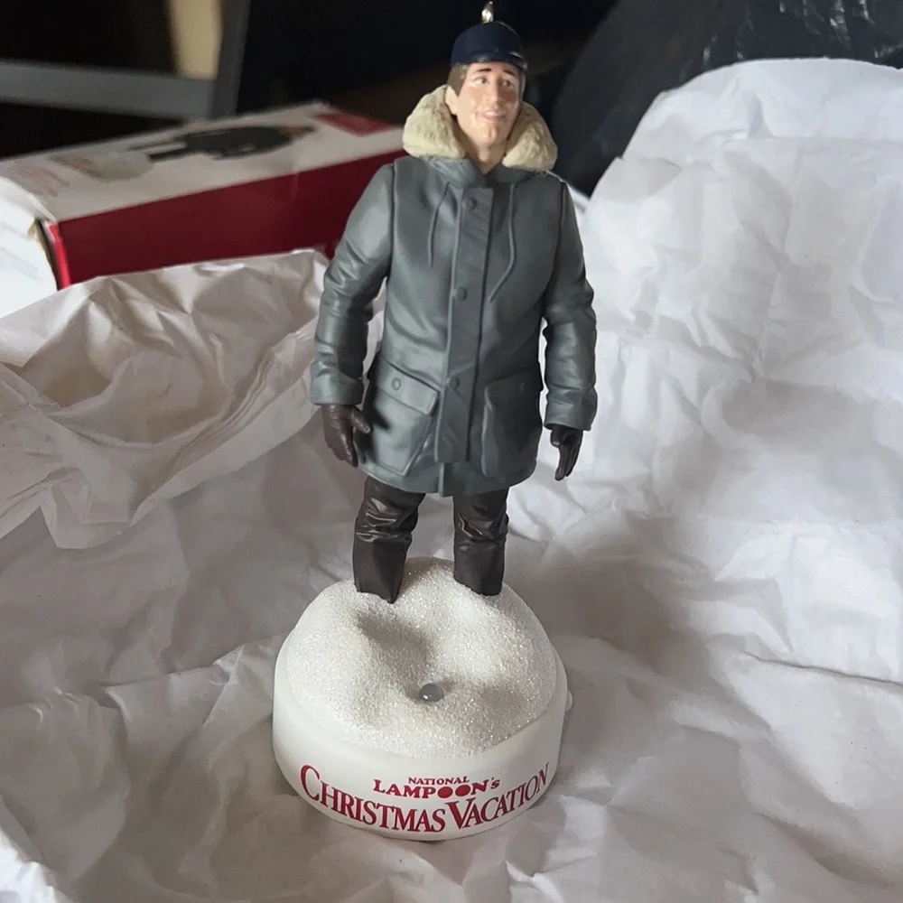 Hallmark National Lampoon Christmas Vacation Clark Griswold Interactive Ornament